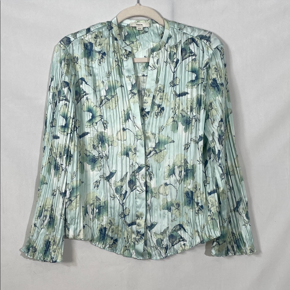 Vince Blouse Top Size XS Floral Pleated Plisse Button Down EUC